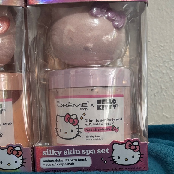 The Creme Shop x Hello Kitty Collab Limited Edition Bundle - Picture 11 of 11